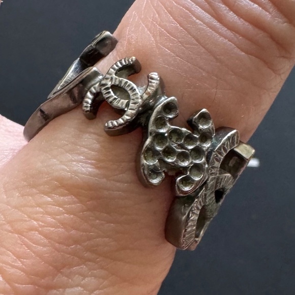 Super Rare Limited Edition Chanel CC Multi Logo Brass Ring in size 7 - Picture 4 of 5